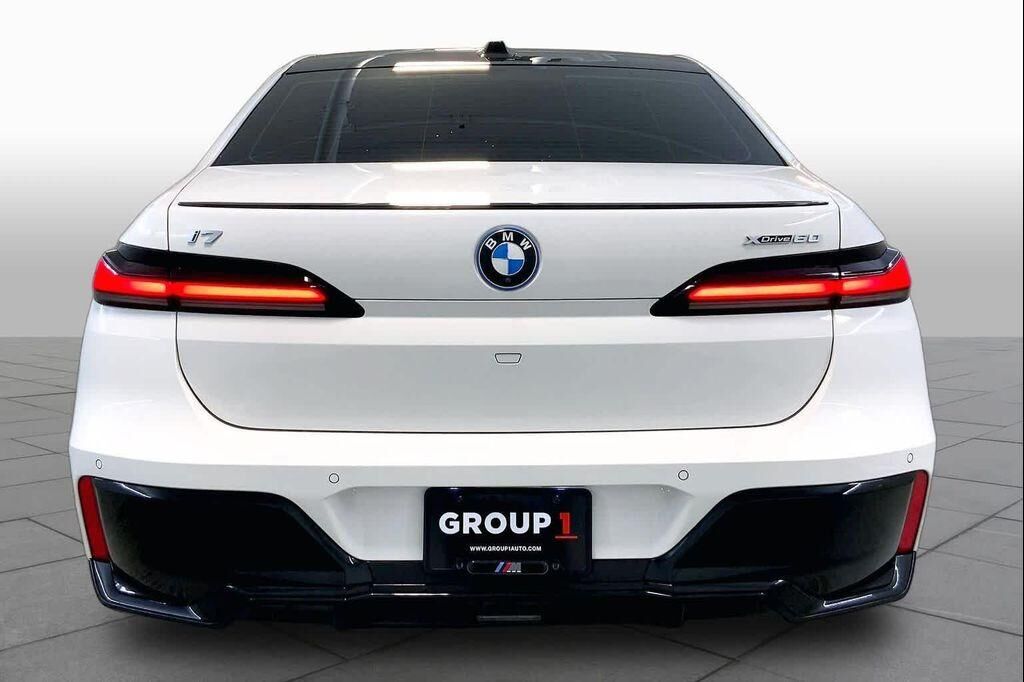 2024 BMW i7 in Merriam, KS