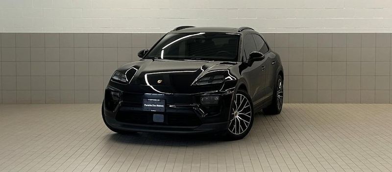 2024 Porsche Macan in West Des Moines, IA