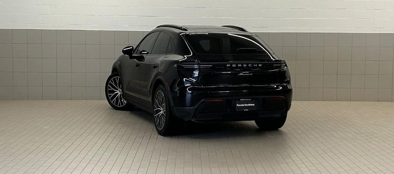 2024 Porsche Macan in West Des Moines, IA