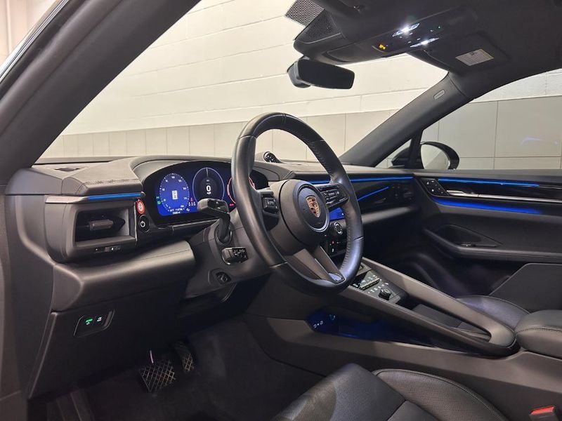 2024 Porsche Macan in West Des Moines, IA