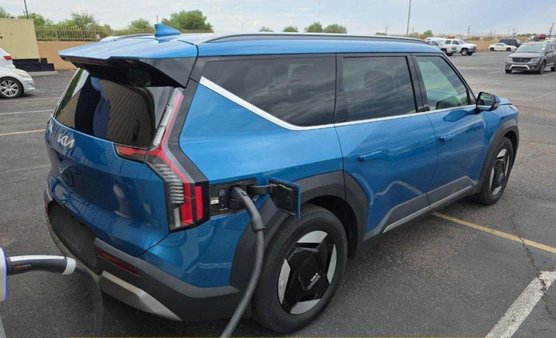 2024 Kia EV9 in Kansas City, KS