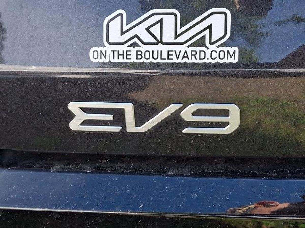 undefined. Enlarge image 7